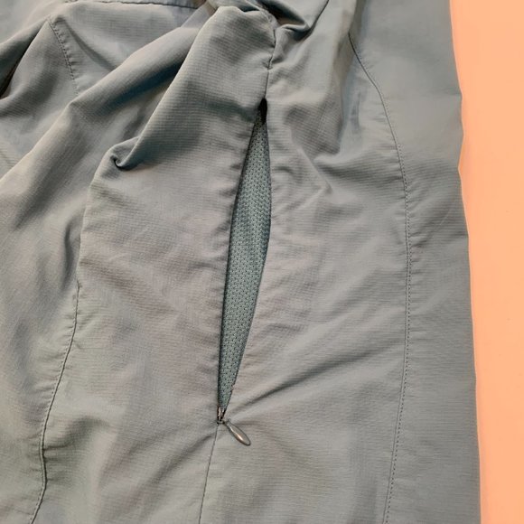 REI Size XS Aqua Buttoned Down Short Sleeve Shirt - Picture 5 of 6